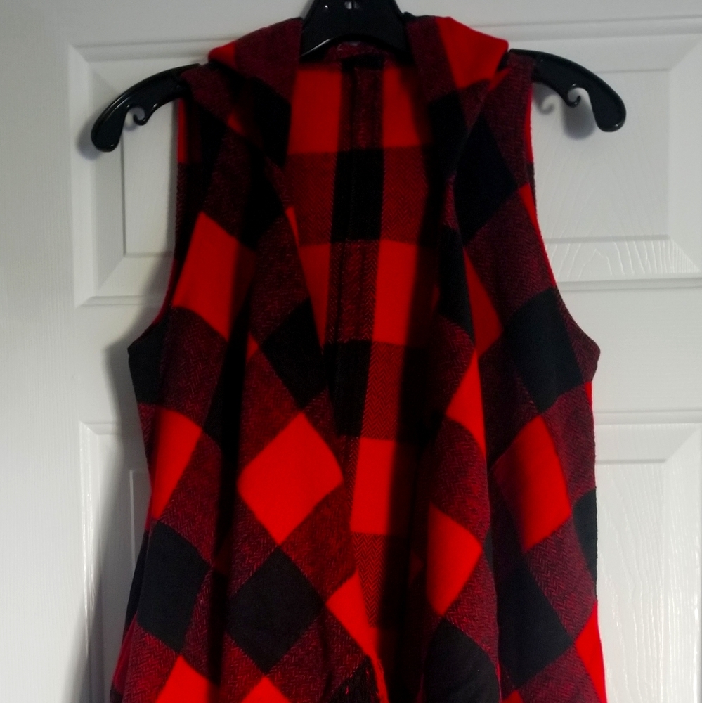 Womena Anthropology, Fleee vest Red/black Buffalo check plaid,cute hood, NEW!